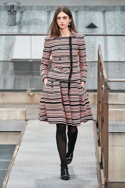 Look 19